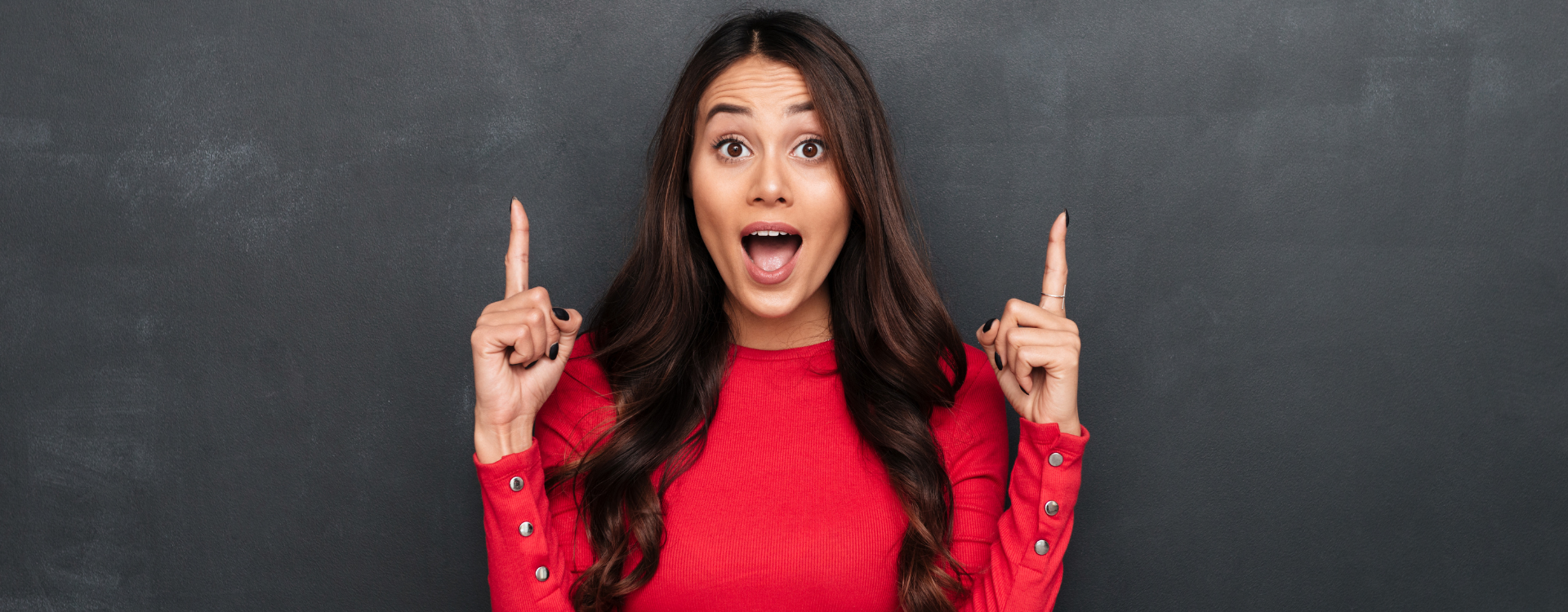 Frau mit rotem Pullover - AntiAging Lebensmittel