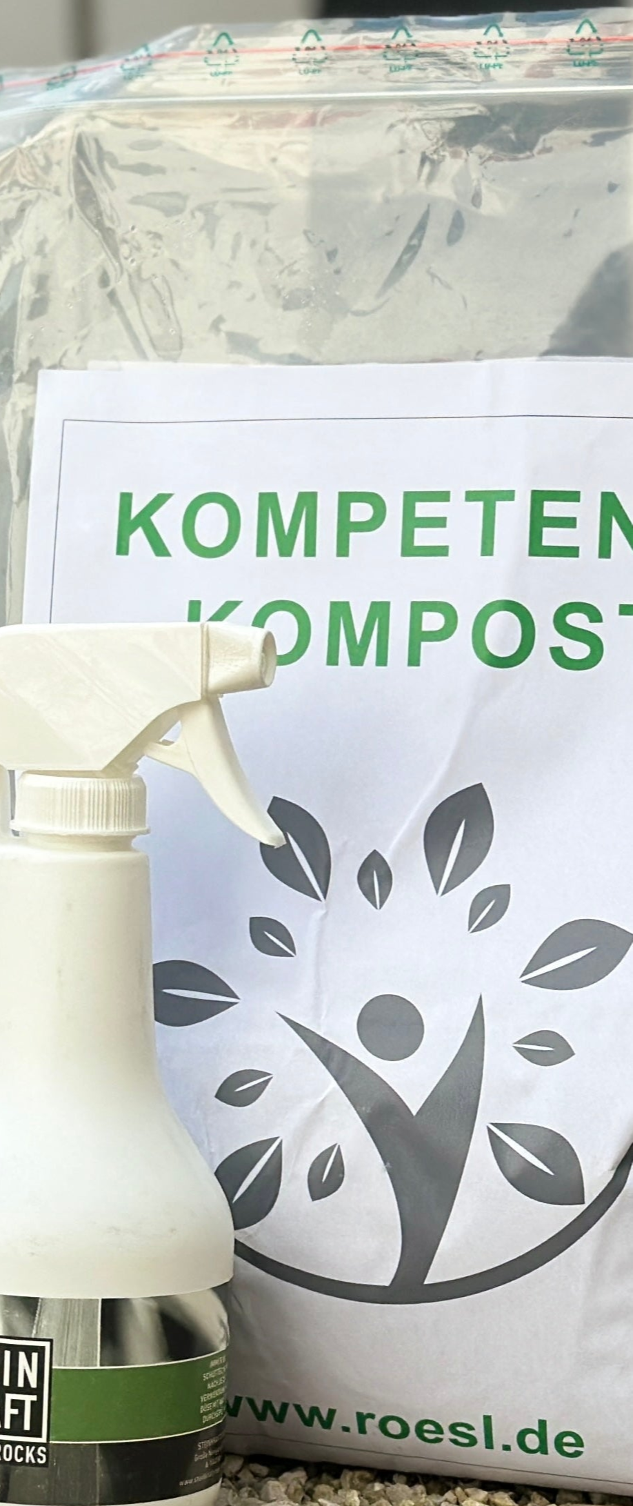 Komposterde mit vielen Mikroorganismen für vitalen Boden 3l