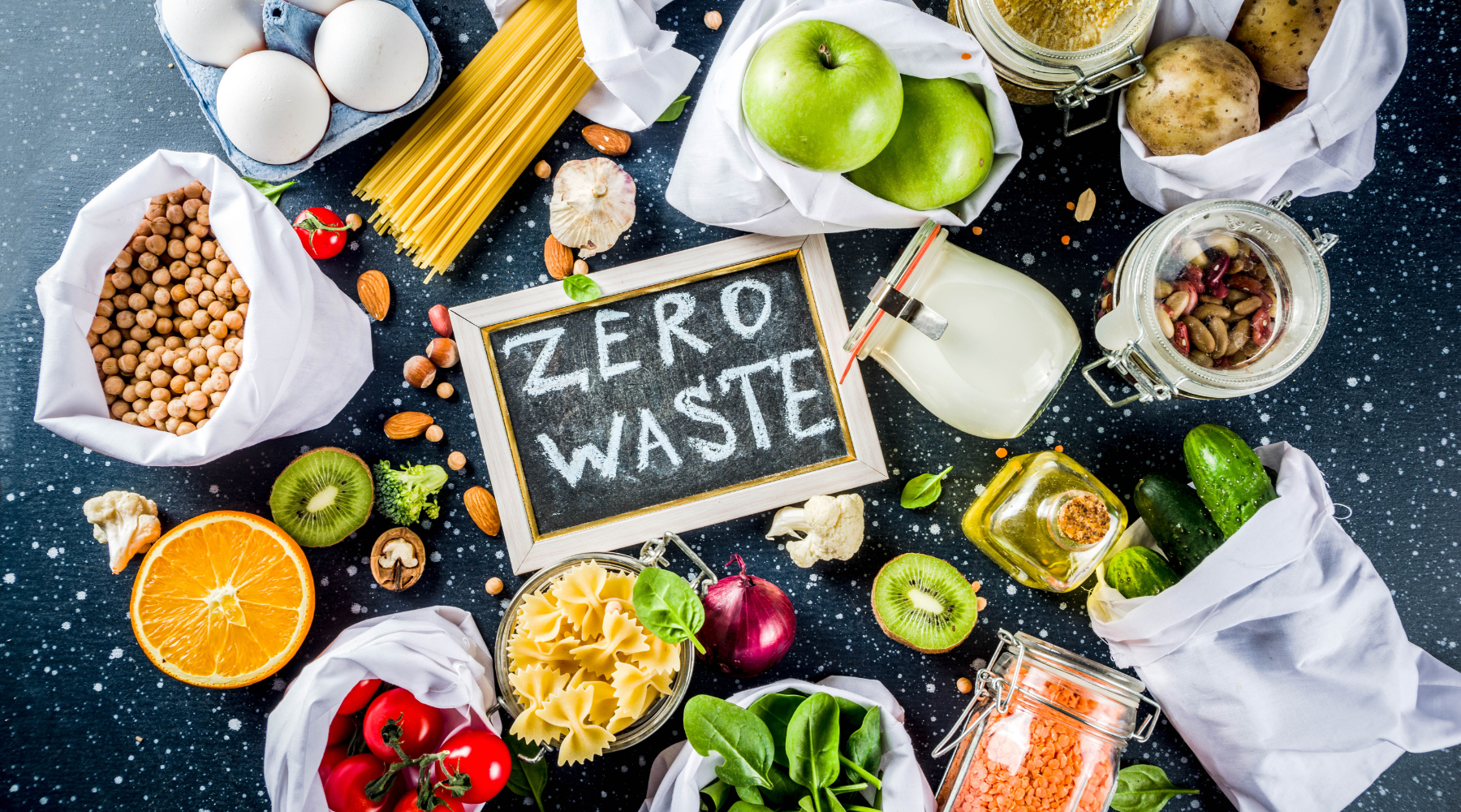 Lebensmittel und in der Mitte ein Schild mit Zero Waste - Steinkraft Zeolith