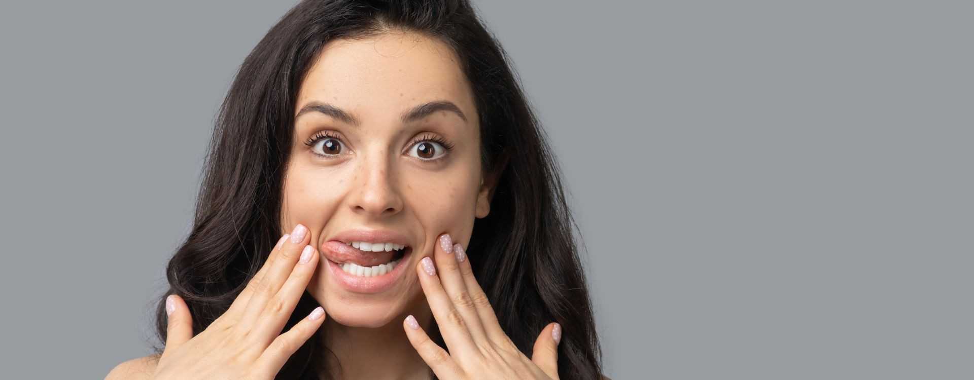 Hoch im Trend: Face Yoga - Die natürliche Alternative zu Botox und Co.